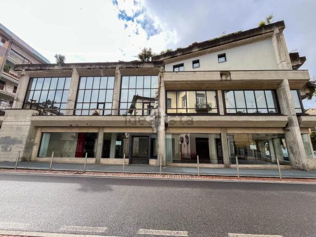 Locale Commerciale in vendita a Biumo Superiore, Varese