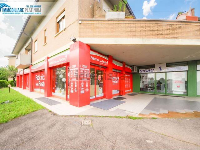 Locale Commerciale in vendita a San Carlo, Seregno