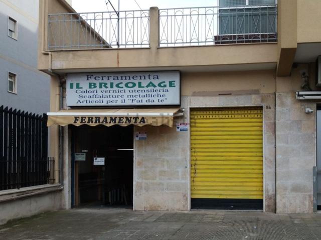 Locale Commerciale in vendita a Municipio 2, Puglia