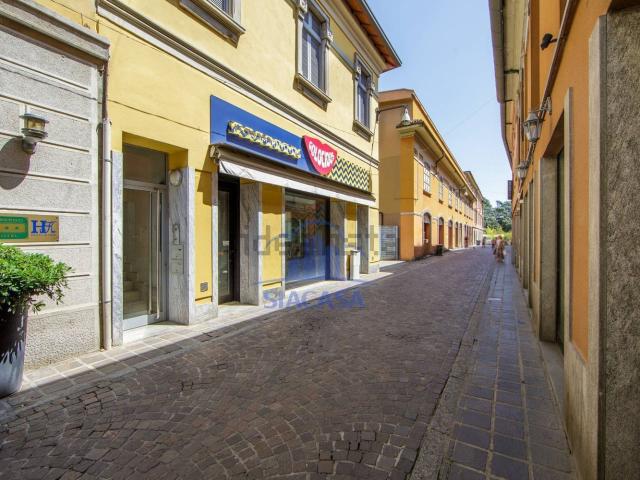 Locale Commerciale in vendita a Centro, Monza