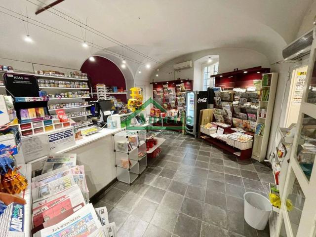 Locale Commerciale in vendita a Dolceacqua, Liguria