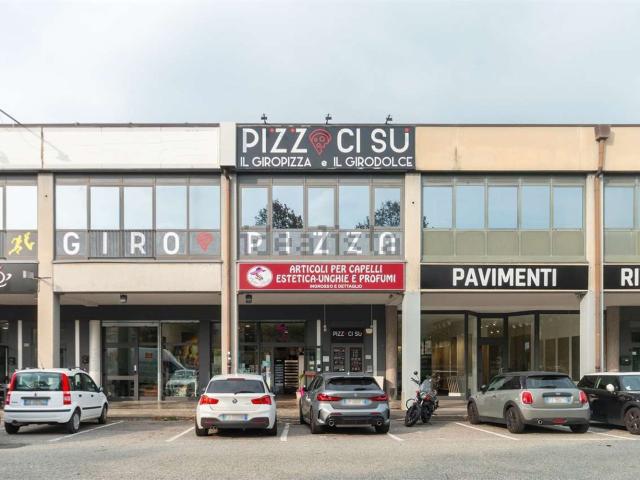 Locale Commerciale in vendita a Ferriera, Piemonte