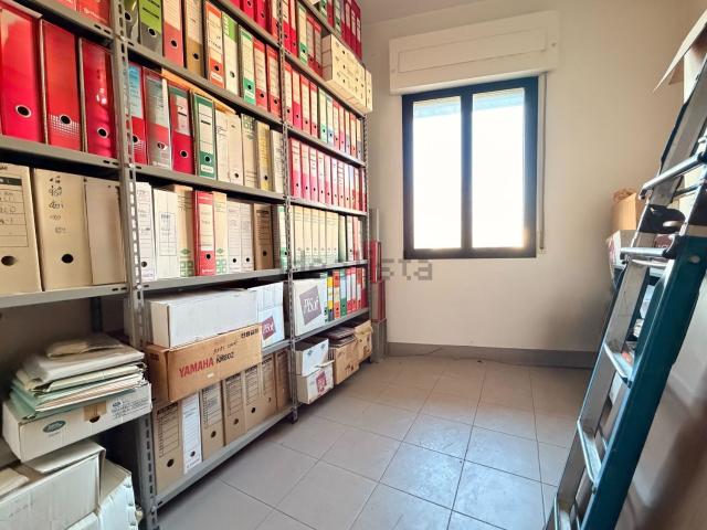 Locale Commerciale in vendita a Chiesino, Pontedera