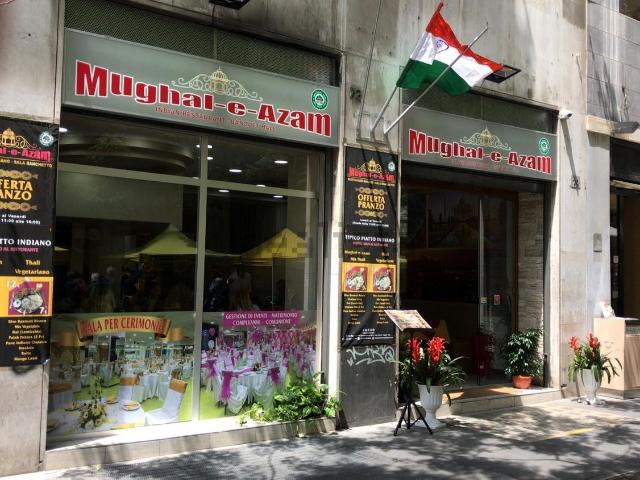 Locale Commerciale in vendita a Municipalità 2, Campania