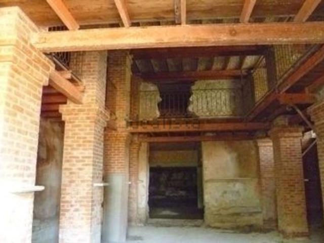 Locale Commerciale in vendita a Poggi Inferiore, Imperia