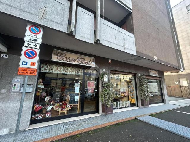 Locale Commerciale in vendita a Bareggia, Lissone