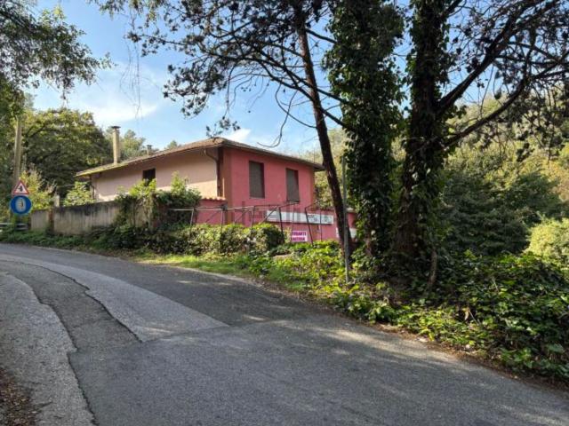 Locale Commerciale in vendita a Campomicciolo, Terni