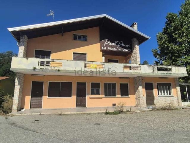 Locale Commerciale in vendita a Arlezze, Valduggia