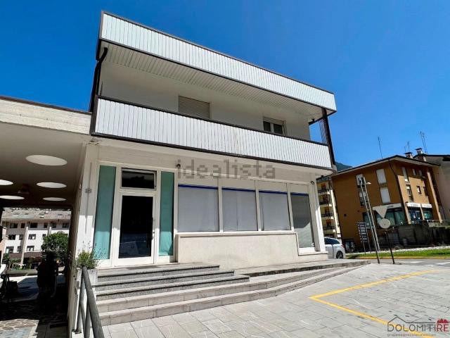 Locale Commerciale in vendita a Longarone, Veneto