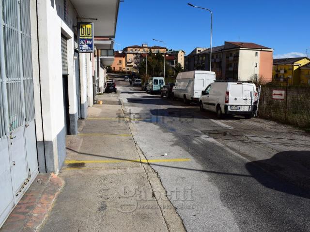 Locale Commerciale in vendita a Vazzieri, Campobasso