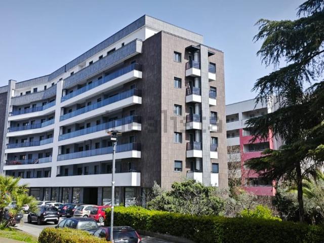 Locale Commerciale in vendita a Calabria, Cosenza