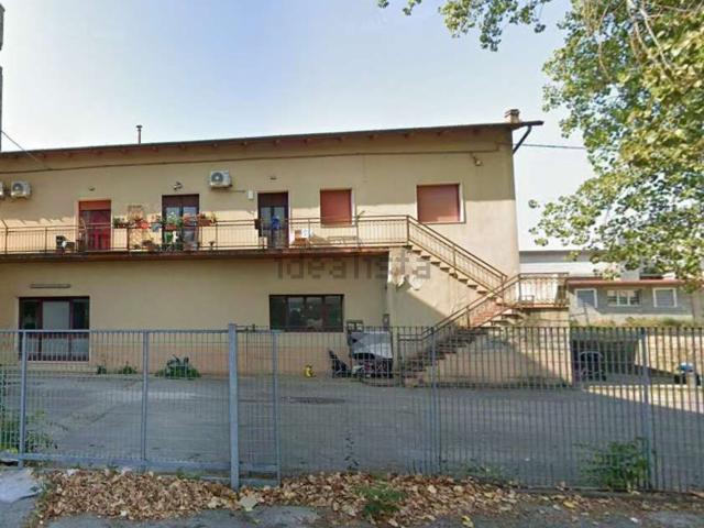 Locale Commerciale in vendita a Olmi, Quarrata