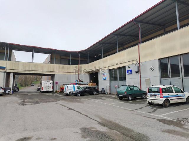 Locale Commerciale in vendita a Piemonte, Alessandria