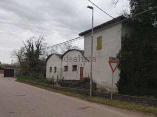 Locale Commerciale in vendita a Falzè, Trevignano
