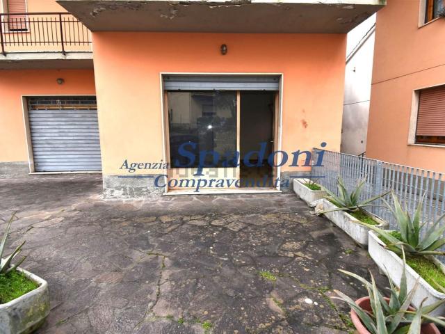 Locale Commerciale in vendita a Monsummano Terme
