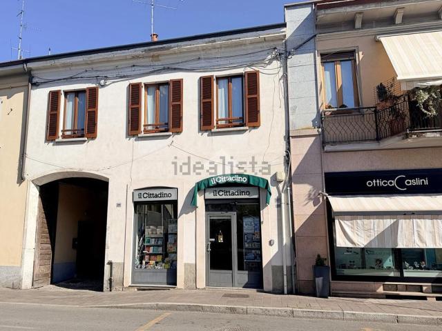 Locale Commerciale in vendita a Realdino, Carate Brianza