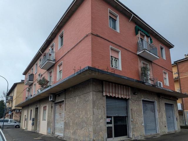 Locale Commerciale in vendita a Casteldebole, Bologna
