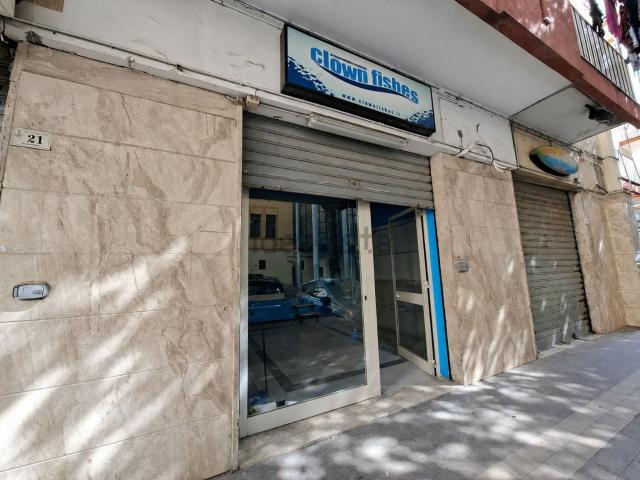 Locale Commerciale in vendita a Castellammare Di Stabia, Campania