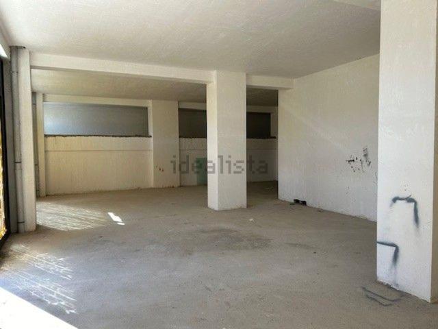 Locale Commerciale in vendita a Terni, Umbria