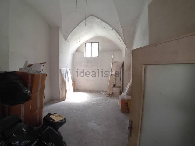 Locale Commerciale in vendita a Puglia, Lecce