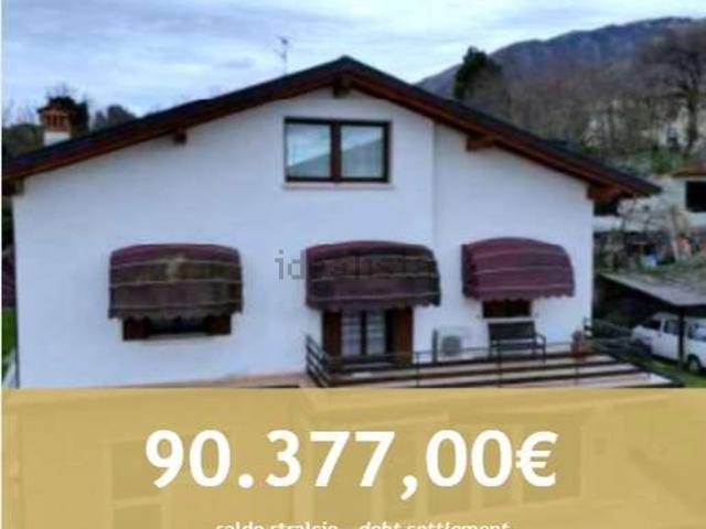 Locale Commerciale in vendita a Aviano, Friuli-Venezia Giulia