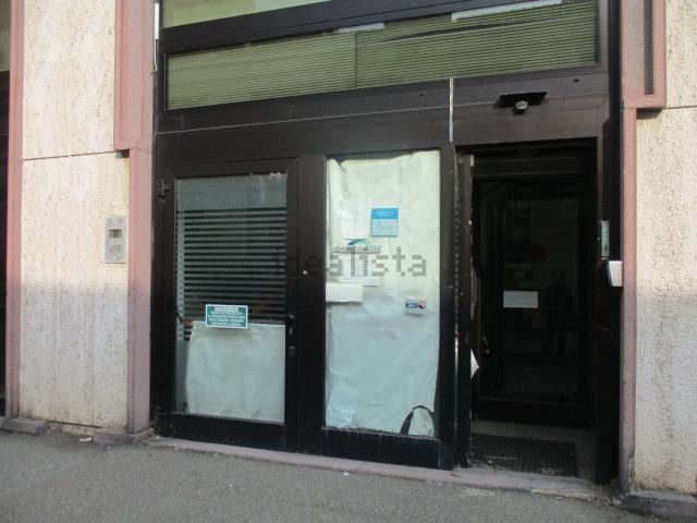 Locale Commerciale in vendita a Centro, Piemonte