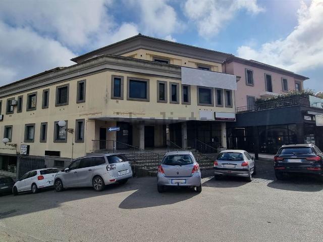 Locale Commerciale in vendita a Le Mosse, Montefiascone
