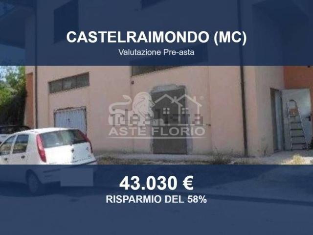 Locale Commerciale in vendita a Castelraimondo, Macerata
