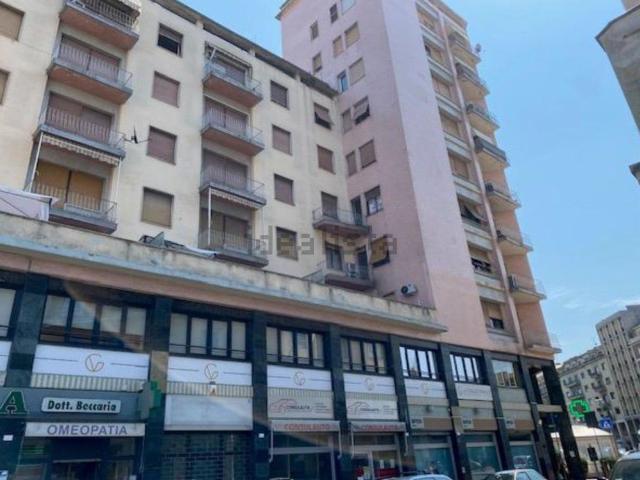 Locale Commerciale in vendita a Piemonte, Alessandria