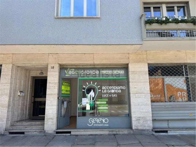 Locale Commerciale in vendita a Cuneo Centro, Piemonte