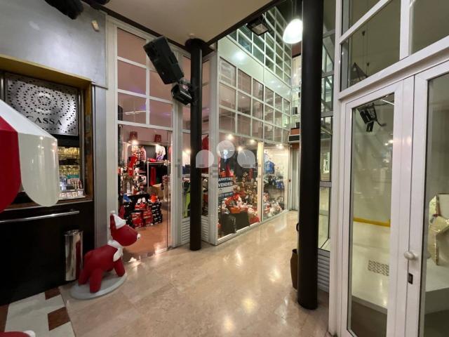 Locale Commerciale in vendita a Le Villette, Crema