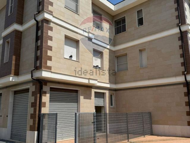 Locale Commerciale in vendita a Puglia, Foggia