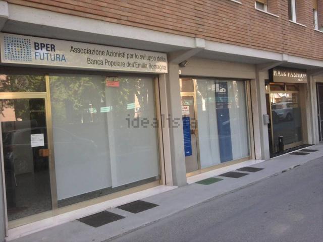 Locale Commerciale in vendita a Unione dei comuni Valle del Savio, Cesenà