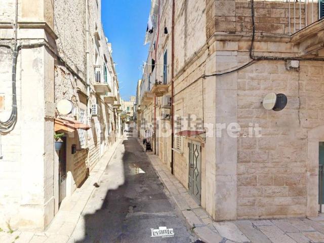 Locale Commerciale in vendita a Puglia, Bari