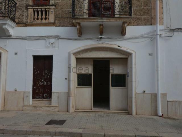Locale Commerciale in vendita a Ceglie Messapica