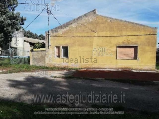 Locale Commerciale in vendita a Banzi, Basilicata