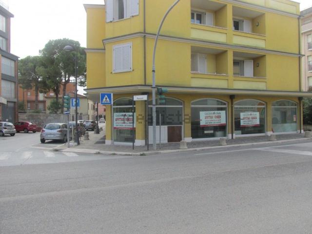 Locale Commerciale in vendita a Savignano Sul Rubicone, Reggio Emilia