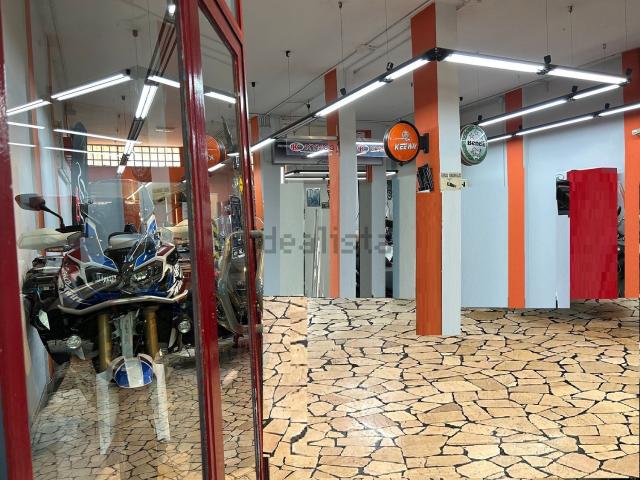 Locale Commerciale in vendita a Quartiere 5, Firenze