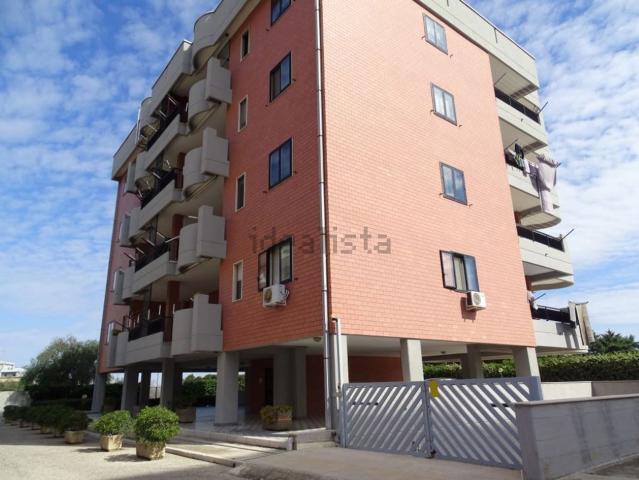 Locale Commerciale in vendita a Municipio 1, Puglia