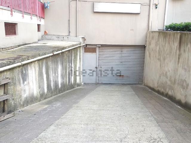 Locale Commerciale in vendita a San Pasquale, Bari