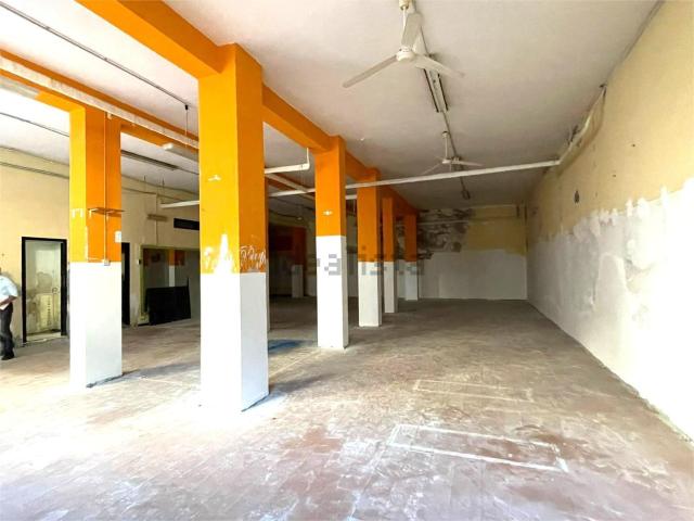 Locale Commerciale in vendita a Monte Po-Nesima-San Leone-Rapisardi, Catania