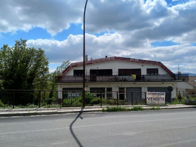 Locale Commerciale in vendita a Potenza, Basilicata