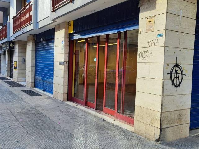Locale Commerciale in vendita a Municipio 2, Puglia