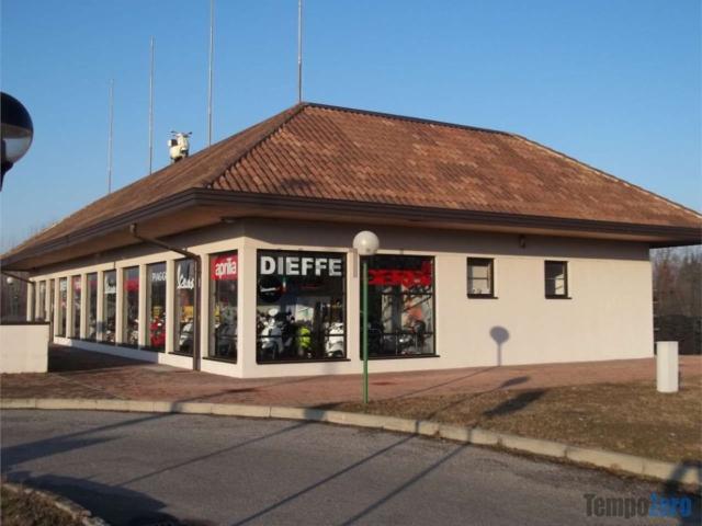 Locale Commerciale in vendita a Revellino, Lodi
