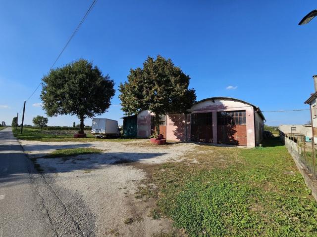 Locale Commerciale in vendita a Minotte, Merlara