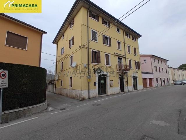 Locale Commerciale in vendita a Domegliara, Sant'ambrogio Di