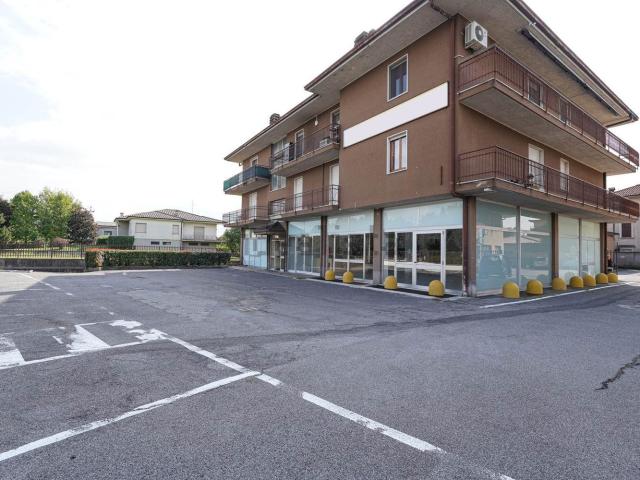 Locale Commerciale in vendita a Terno d'Isola, Bergamo