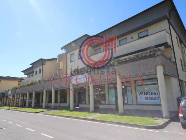 Locale Commerciale in vendita a Malpaga, Cavernago