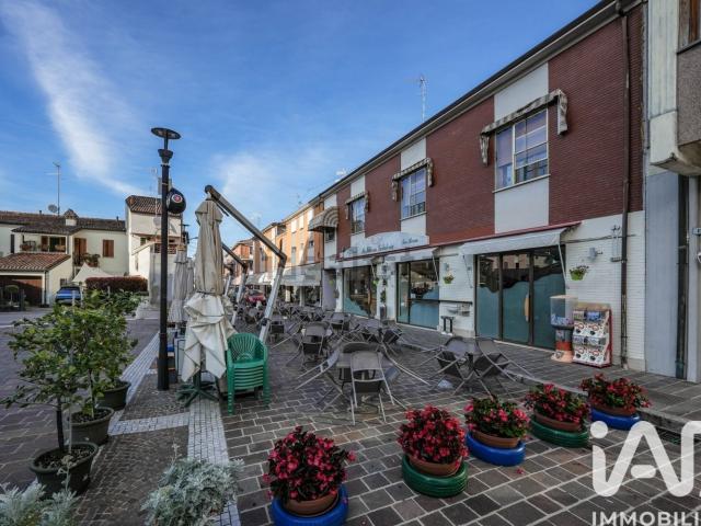 Locale Commerciale in vendita a Ripapersico, Portomaggiore