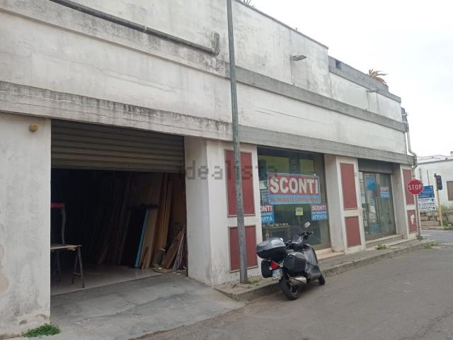 Locale Commerciale in vendita a Puglia, Lecce